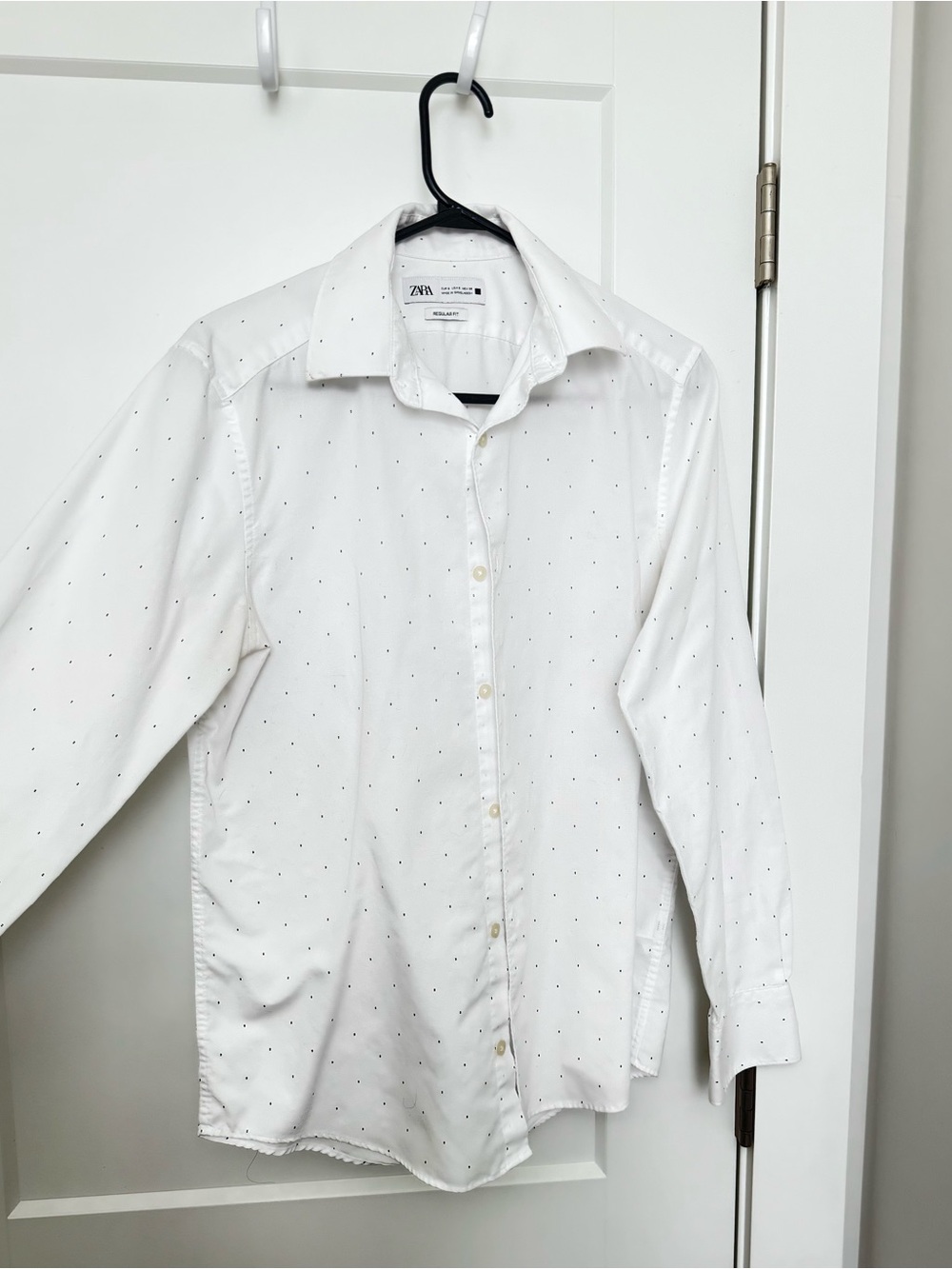 Zara White Button-Down Shirt with Tiny Navy Dot Pattern